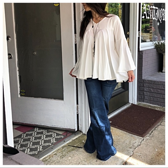 ✨LAST ONE ✨PARIS Bell sleeves swing top - Picture 7 of 8